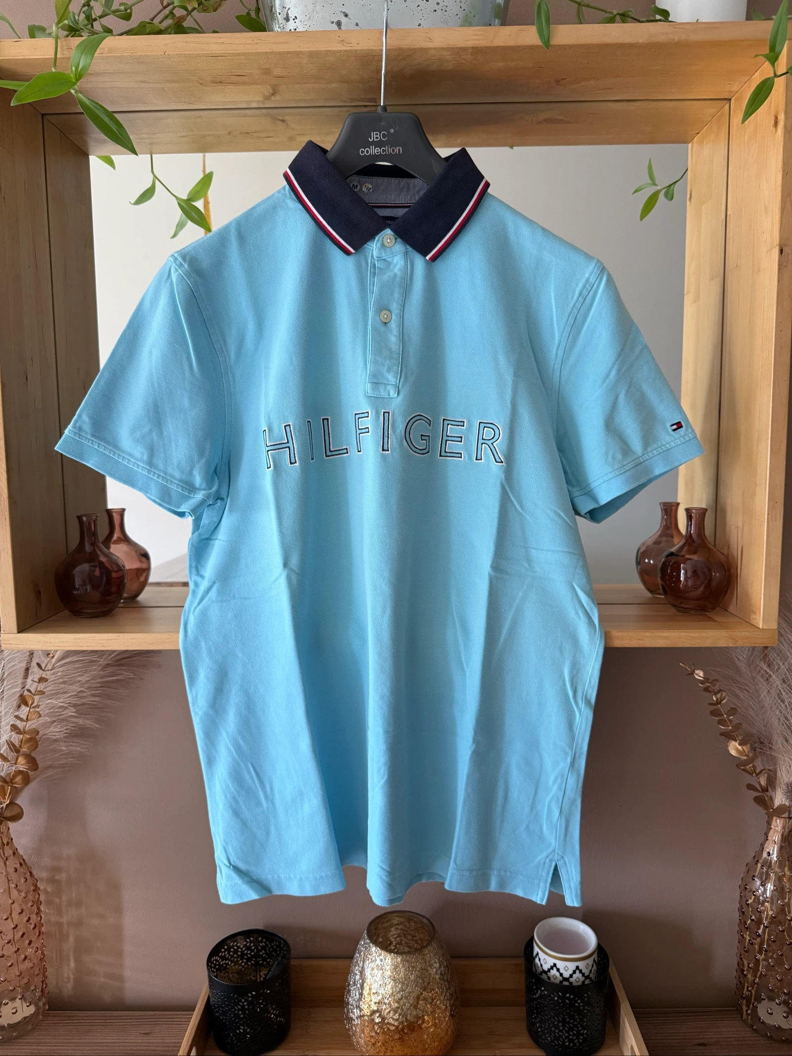 Polo Tommy Hilfiger Homme M Custom Fit – Bleu Ciel – Grand Logo Brodé – Vintage – Parfait état